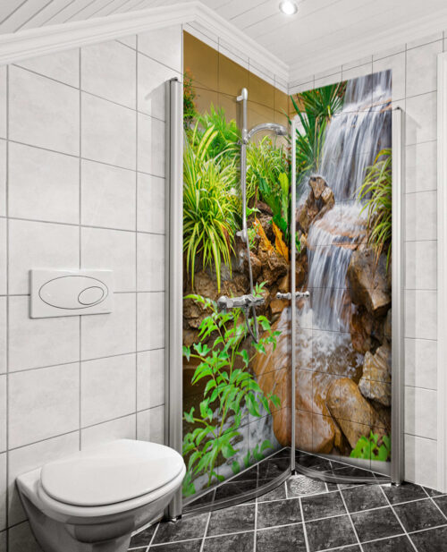 Duschrückwand Aluverbund – Gartenwasserfall, grüne tropische Pflanzen & Steine