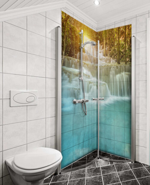 Duschrückwand Aluverbund – Tropische Wasserfall-Oase mit spa-blauem Wasserfall